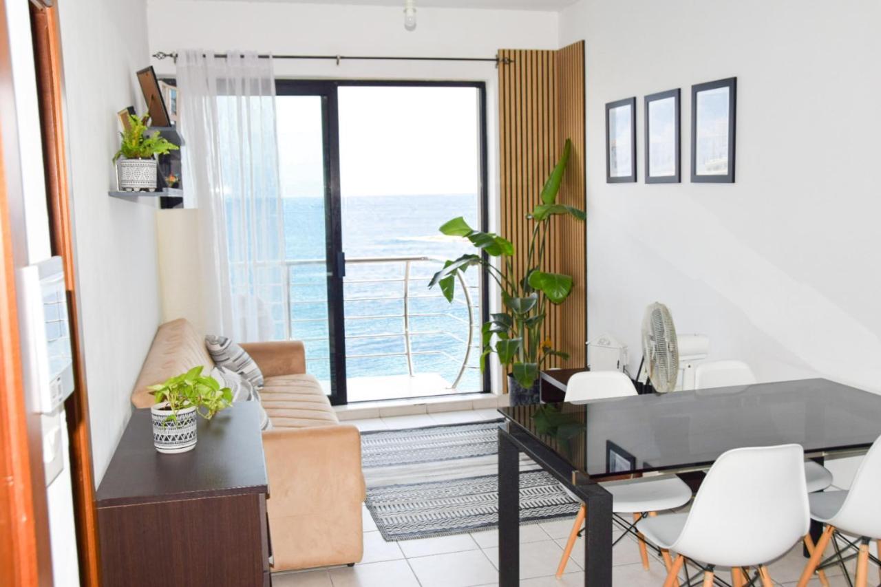 F8 1 Seaview Room, Living And Bathroom Shared , Stjulians Saint Julian's Exterior photo